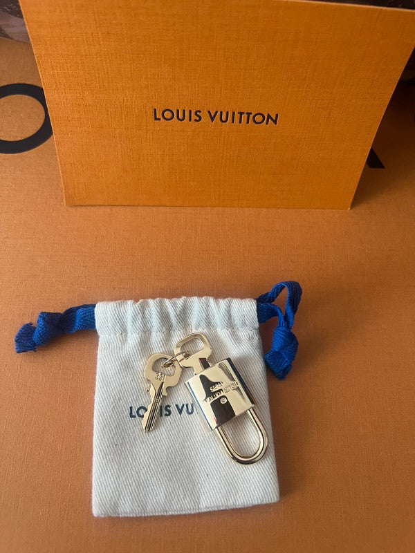 Louis Vuitton Keepall Bandouliere 50 M20864