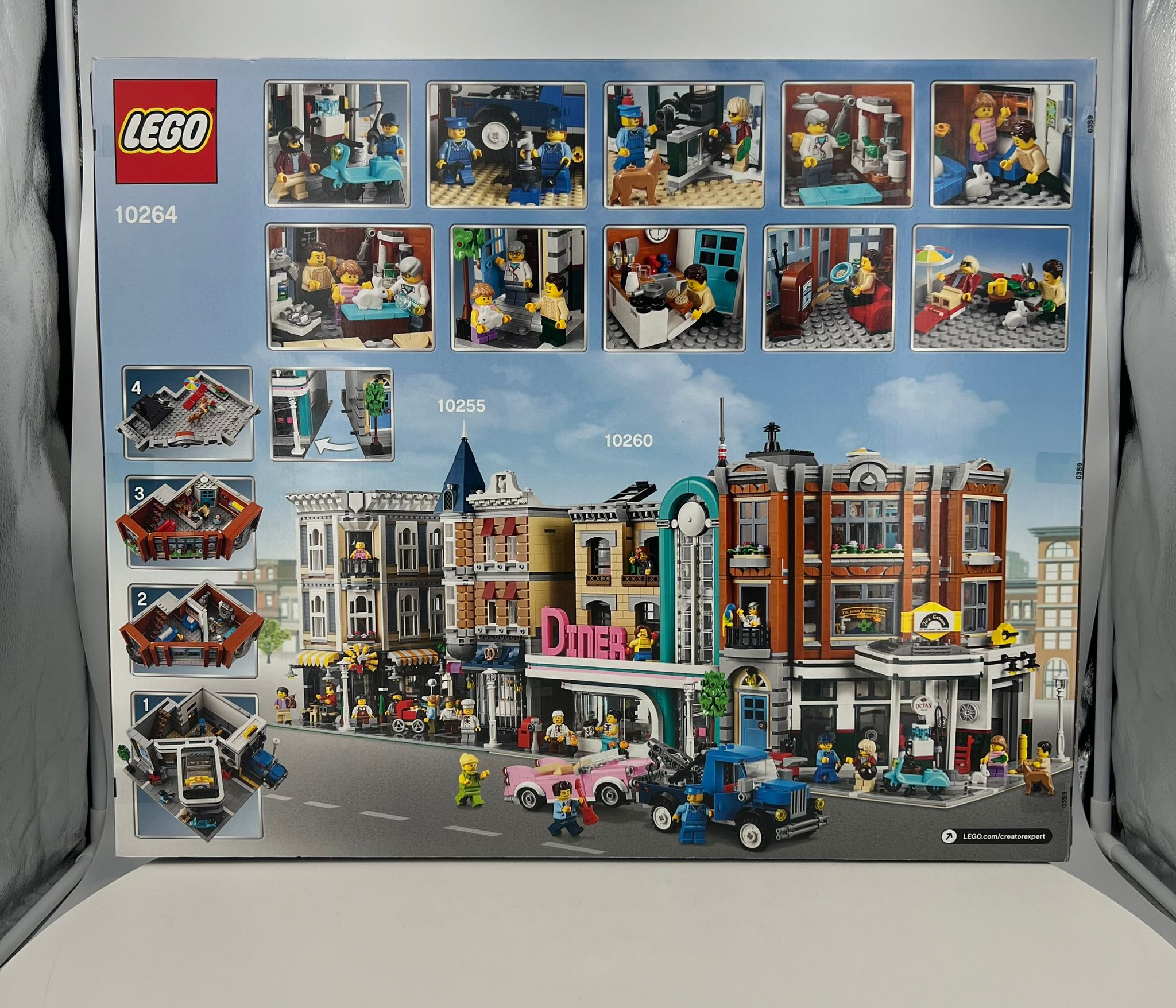 LEGO 10264 – Corner Garage
