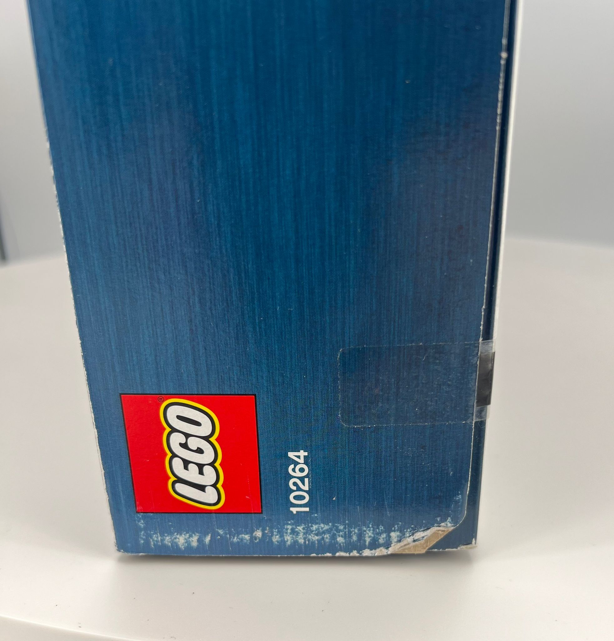 LEGO 10264 – Corner Garage