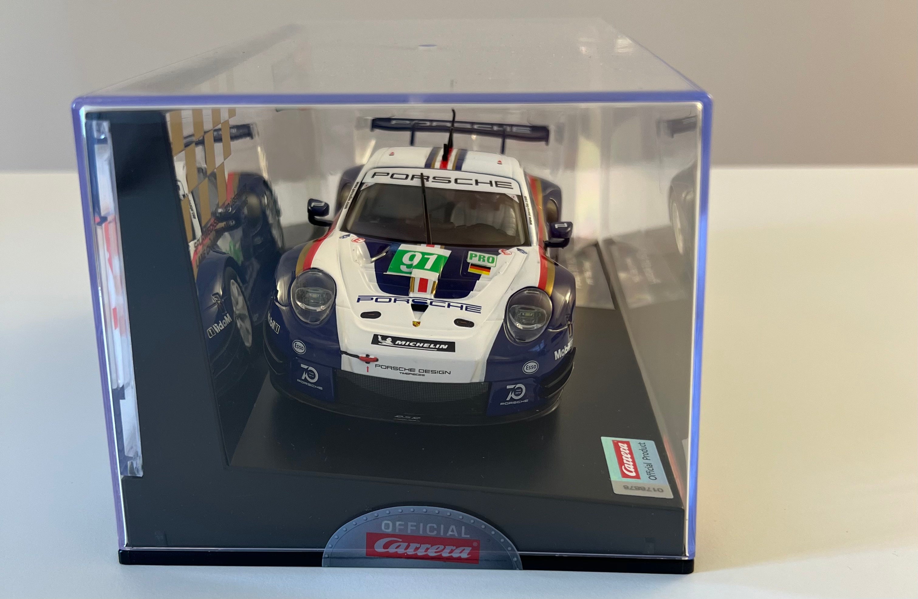 Carrera Digital 124 23885 Porsche 911 RSR (991)